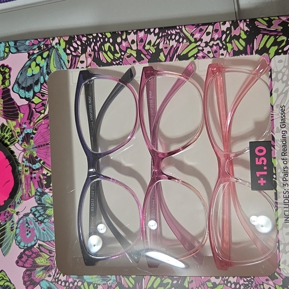 Betsey Johnson Accessories - Betsey Johnson Readers Strength 1.5